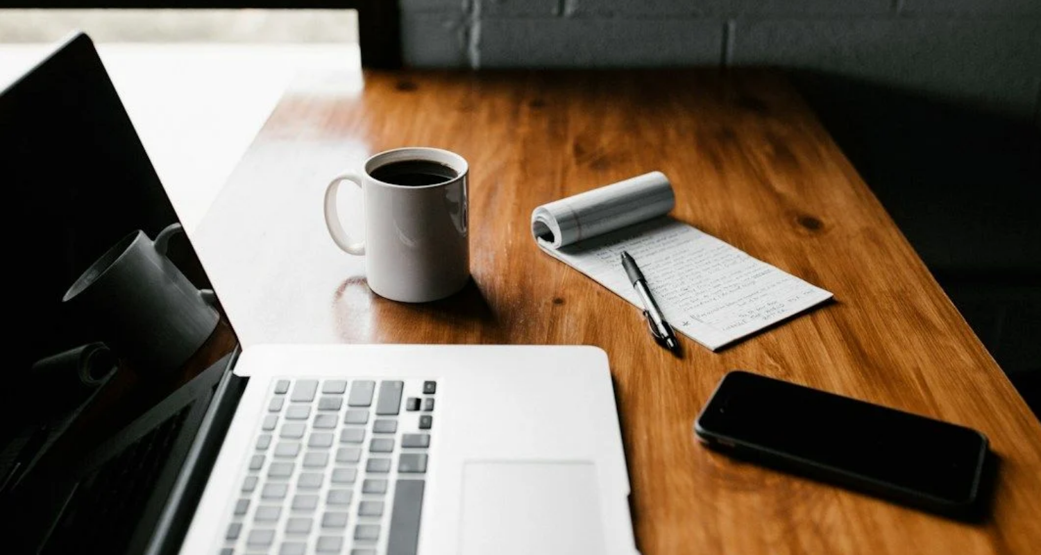 laptop-coffee-pen