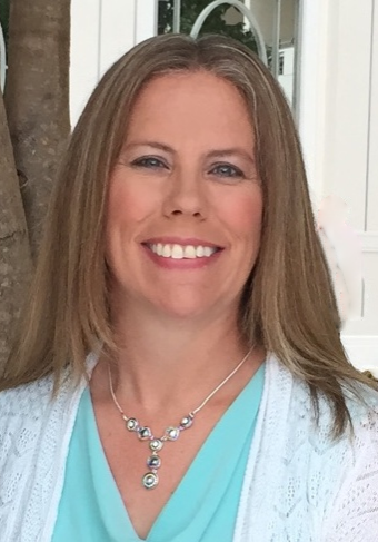 Dr. Elizabeth Freeman Headshot
